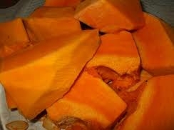 нарізаємо на шматочки гарбуз