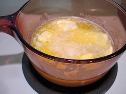 розтоплюємо вершкове масло