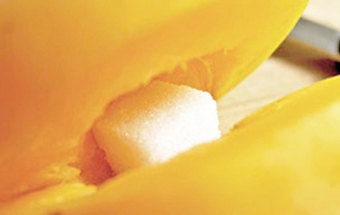 викладаємо шоколад в курагу