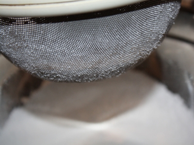 просіваємо борошно