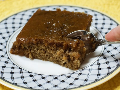 пиріг на тарілці