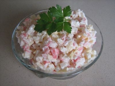 Подаємо до столу готовий салат