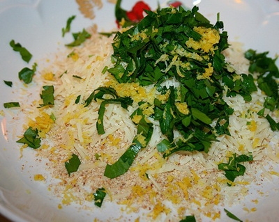 змішуємо сухарі з іншими інгредієнтами