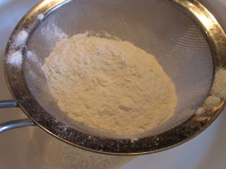 Просіваємо борошно