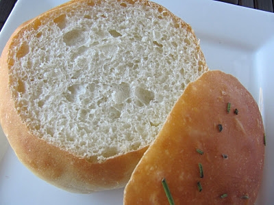 зрізаємо верхівку булочки