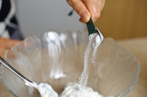 змішуємо сметану з содою