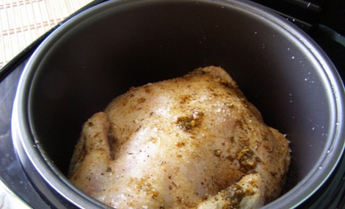 кладемо курку в мультиварку