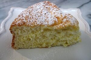 Бісквіт з яблуками