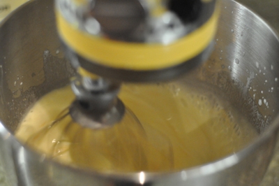 збиваємо яйця