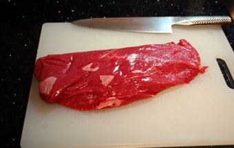 видаляємо жилки і жирок на яловичині