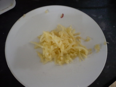 натираємо яблуко