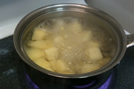 відварюємо картоплю