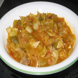 тарілка з капустою і бараниною