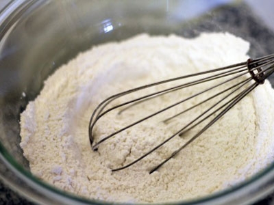 борошно в мисці