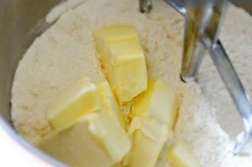 додаємо вершкове масло