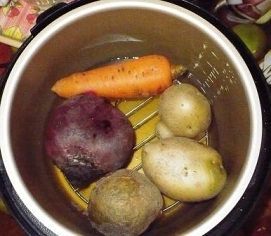 Відварюємо овочі