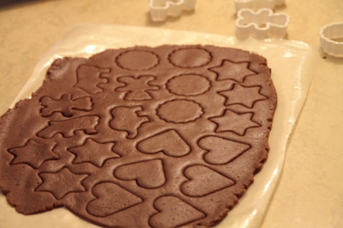 розкачуємо і вирізаємо