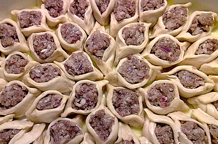 викладаємо Манти у форму для випічки