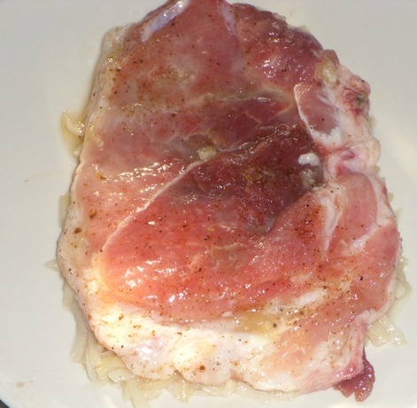 зверху викладаємо м'ясо