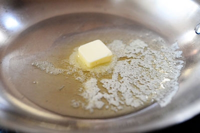 сковорода з маслом