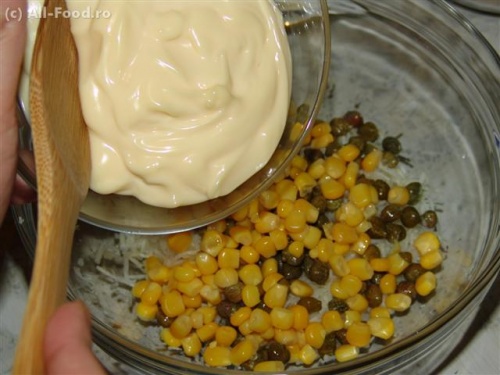 засипаємо чай у заварник