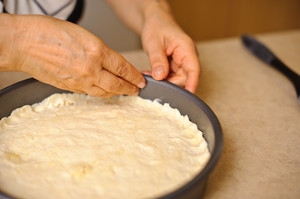 накриваємо блюдо другим тестовим млинцем