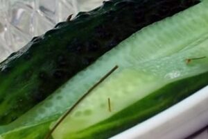 Огірки малосольні "по-швидкому в пакеті"