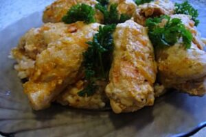 Куряче філе, запечене з грибами