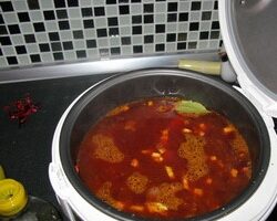 Борщ в мультиварці