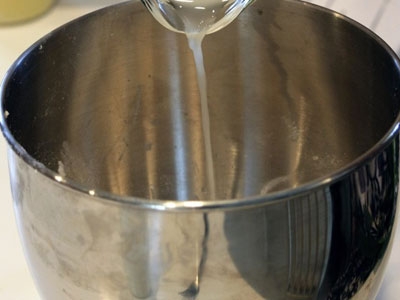 вода в миску