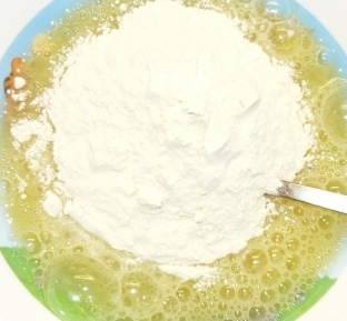 готуємо тісто для млинчиків