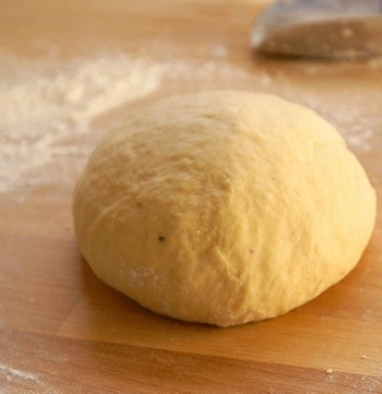 вимішуємо м'яке тісто