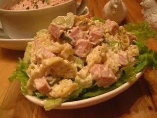 салат з шинкою і сиром