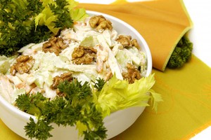 Салат з яблуками і картоплею