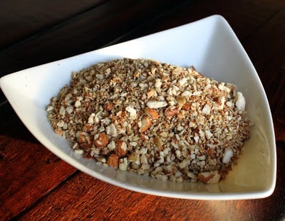 толочим волоські горіхи