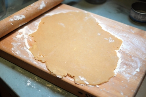 розкачуємо тісто