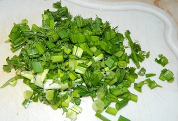 Подрібнюємо зелень