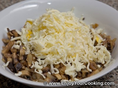 викладаємо в миску всі інгредієнти для начинки