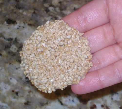 опускаємо в кунжут