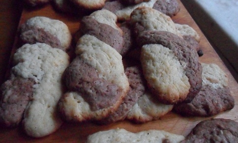 Вите печиво до чаю