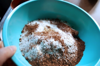 збита маса з цукром