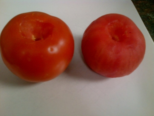 знімаємо шкірку з помідорів