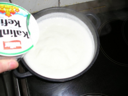 додаємо кефір