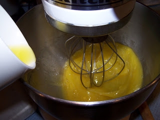 яйця перемішуємо з цукром