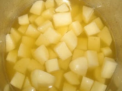 картопля в мисці