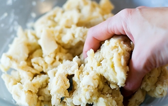 замішуємо тісто