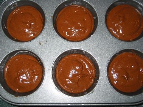 розлили тісто