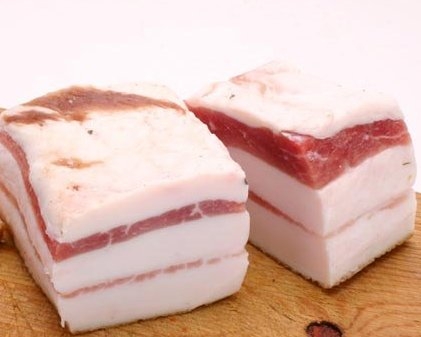 шматки сала 