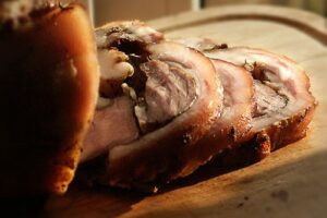 М&;ясний рулет з свинячої голови