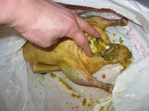 фаршируємо качку з яблуками